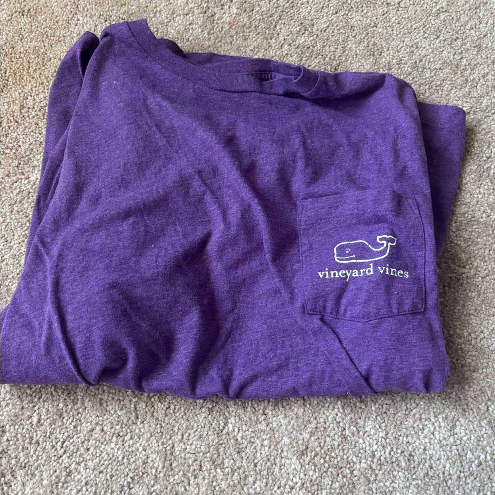 Vineyard vines tee